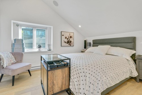 4218 10Th Avenue W, Vancouver, BC 