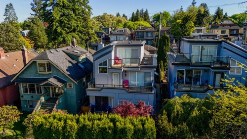 4218 10Th Avenue W, Vancouver, BC 