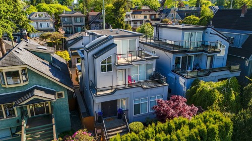 4218 10Th Avenue W, Vancouver, BC 