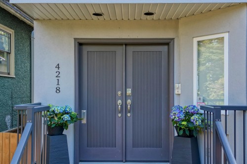 4218 10Th Avenue W, Vancouver, BC 