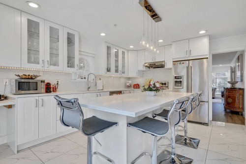 4218 10Th Avenue W, Vancouver, BC 