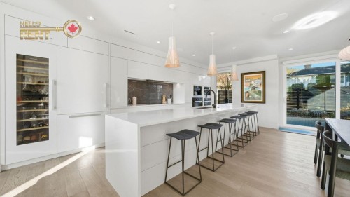 2710 Crescentview Drive, North Vancouver, BC 