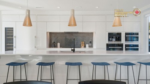 2710 Crescentview Drive, North Vancouver, BC 