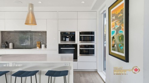 2710 Crescentview Drive, North Vancouver, BC 