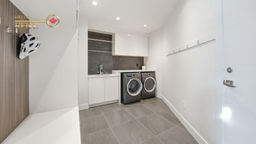 2710 Crescentview Drive, North Vancouver, BC 