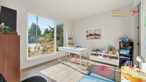 2710 Crescentview Drive, North Vancouver, BC 