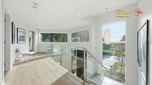 2710 Crescentview Drive, North Vancouver, BC 