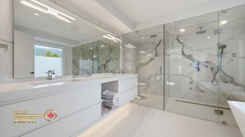 2710 Crescentview Drive, North Vancouver, BC 