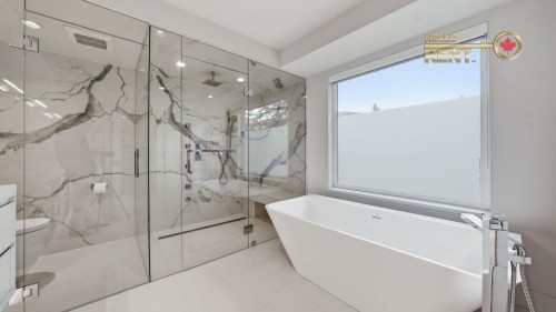 2710 Crescentview Drive, North Vancouver, BC 