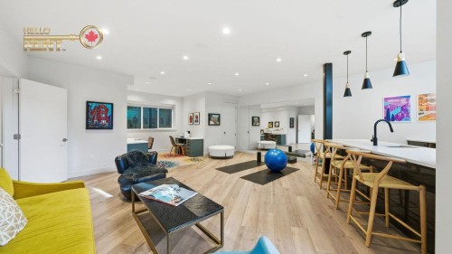 2710 Crescentview Drive, North Vancouver, BC 