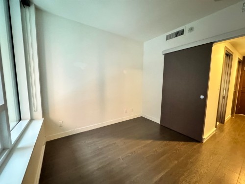 68 Smithe Street, Vancouver, BC 