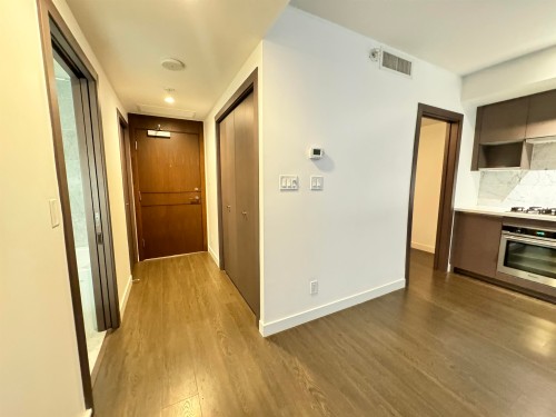 68 Smithe Street, Vancouver, BC 