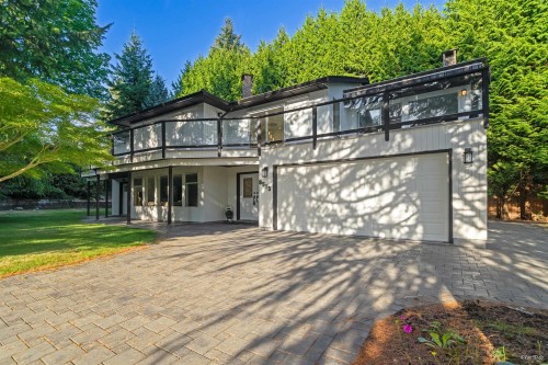 8515 Ansell Place  West Vancouver, BC V7W 2W3