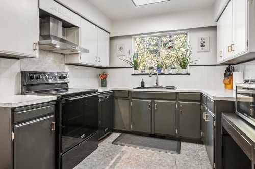 2560 Haversley Avenue, Coquitlam, BC 