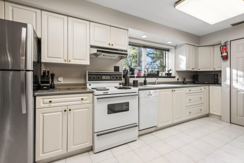 2560 Haversley Avenue, Coquitlam, BC 