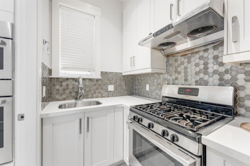 7380 Ontario Street, Vancouver, BC 