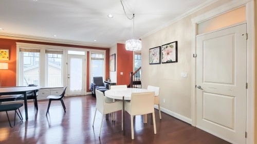 203 18Th Street E, North Vancouver, BC 