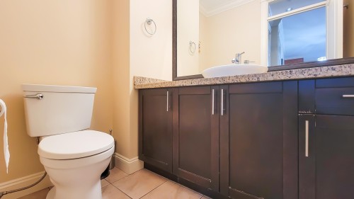 203 18Th Street E, North Vancouver, BC 