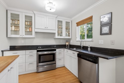 1205 Brisbane Avenue, Coquitlam, BC 