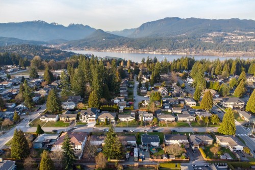 1205 Brisbane Avenue, Coquitlam, BC 