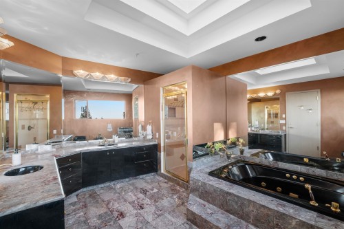 2490 Westhill Court, West Vancouver, BC 