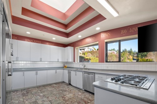 2490 Westhill Court, West Vancouver, BC 