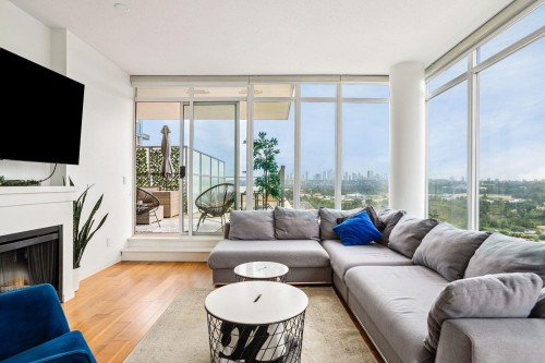 3101-2133 Douglas Road  Burnaby, BC V5C 0E9