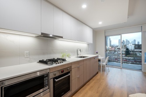 910-318 Alderson Avenue, Coquitlam, BC 