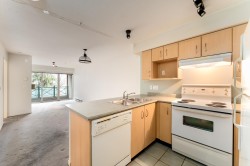 218-332 Lonsdale Avenue  North Vancouver, BC V7M 3M5