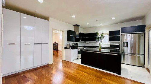 2813 21St Avenue W, Vancouver, BC 