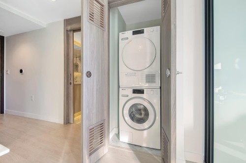 1102-1768 Cook Street, Vancouver, BC 