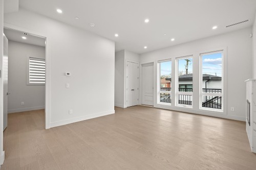 3015 19Th Avenue E, Vancouver, BC 