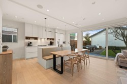 529 17th Avenue E Vancouver, BC V5V 1B4