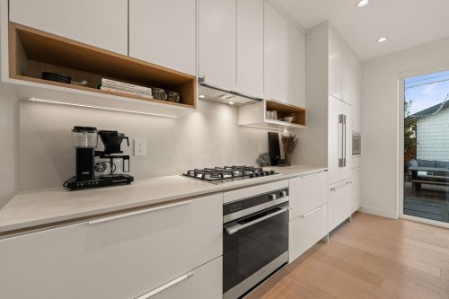 529 17Th Avenue E, Vancouver, BC 