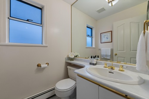 2133 49Th Avenue W, Vancouver, BC 