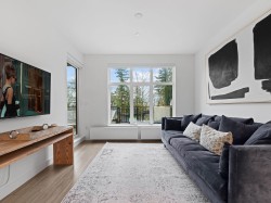 107-733 3rd Street E North Vancouver, BC V7L 1G8