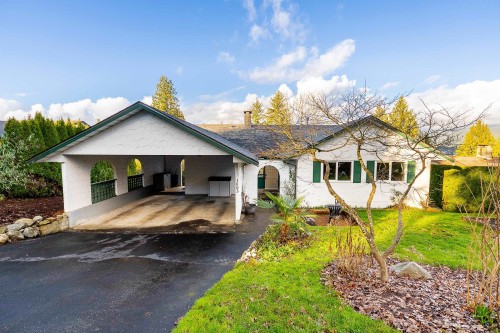 1063 Corona Crescent, Coquitlam, BC 