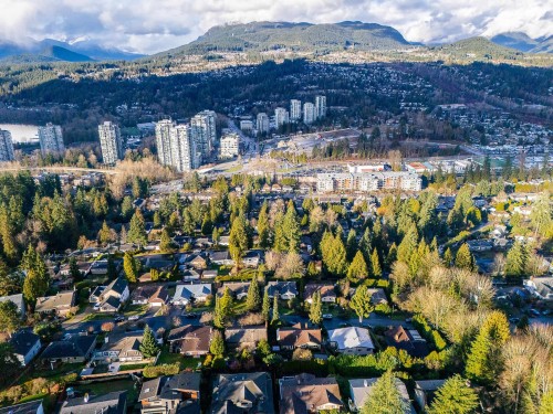 1063 Corona Crescent, Coquitlam, BC 