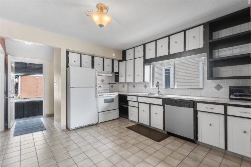 1111 Cartier Avenue, Coquitlam, BC 