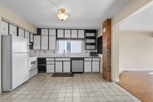 1111 Cartier Avenue, Coquitlam, BC 