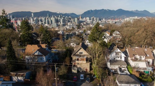 236 12Th Avenue W, Vancouver, BC 