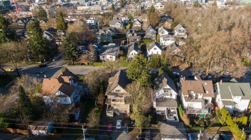 236 12Th Avenue W, Vancouver, BC 