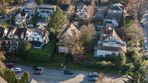 236 12Th Avenue W, Vancouver, BC 