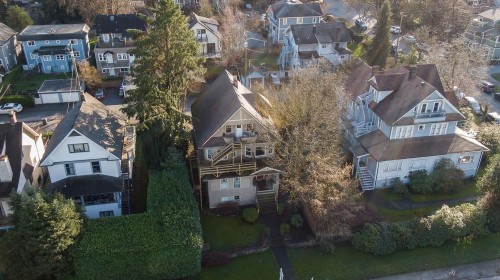 236 12Th Avenue W, Vancouver, BC 