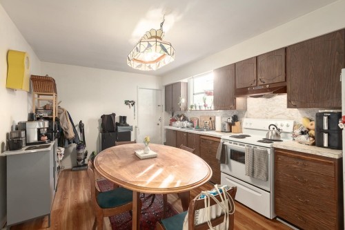 236 12Th Avenue W, Vancouver, BC 