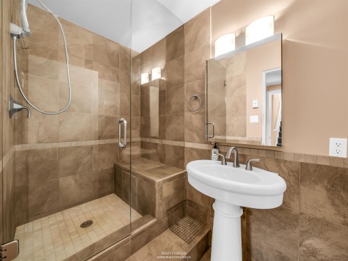 1202 Bracknell Crescent, North Vancouver, BC 