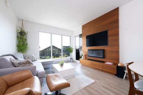 404-1061 Marine Drive  North Vancouver, BC V7P 1S6