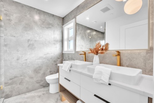 2153 20Th Avenue E, Vancouver, BC 