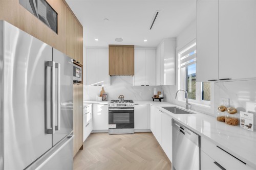 2153 20Th Avenue E, Vancouver, BC 