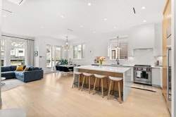 3123 16th Avenue W Vancouver, BC V6K 3C9